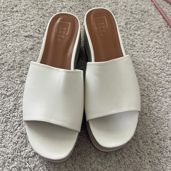 Shu shop boutique shoes - Picture 2 of 3